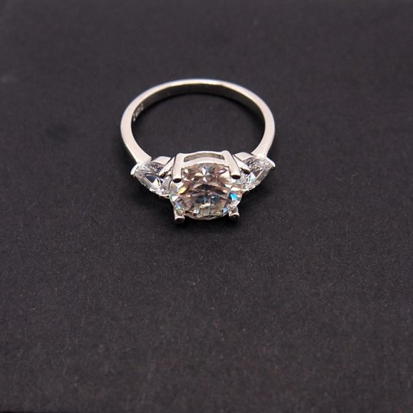 Awesome 3 Stone Certified 2.80ctw Moissanite Ring. White Gold - Picture 12 of 16